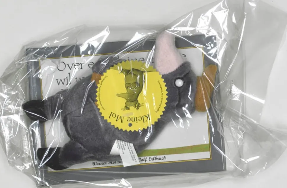 Over een kleine mol die wil weten wie er op zijn kop gepoept heeft